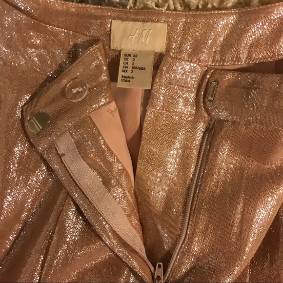 NWOT Size 2 Rose Gold Shimmer High Waste Ankle Cut - Picture 2 of 4